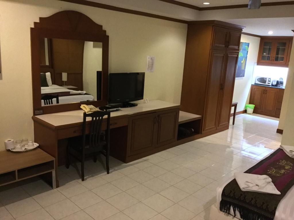 The Yim Siam Hotel Patong Exterior foto