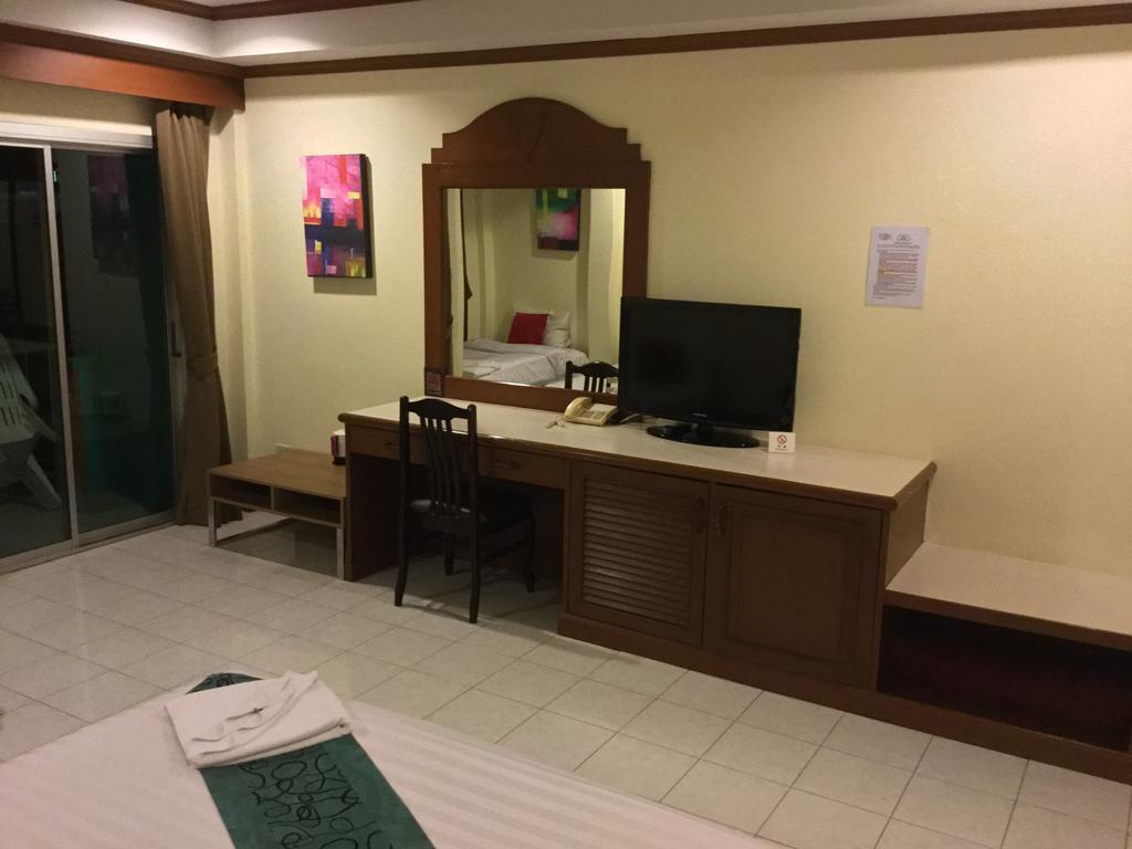 The Yim Siam Hotel Patong Exterior foto