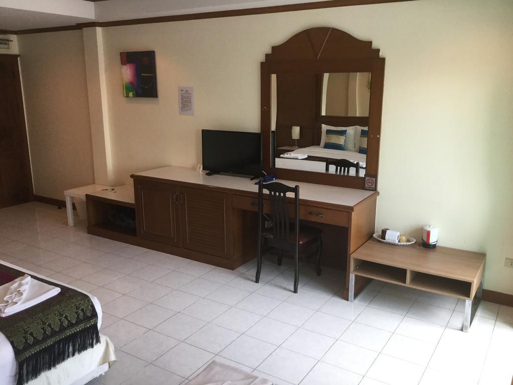 The Yim Siam Hotel Patong Exterior foto