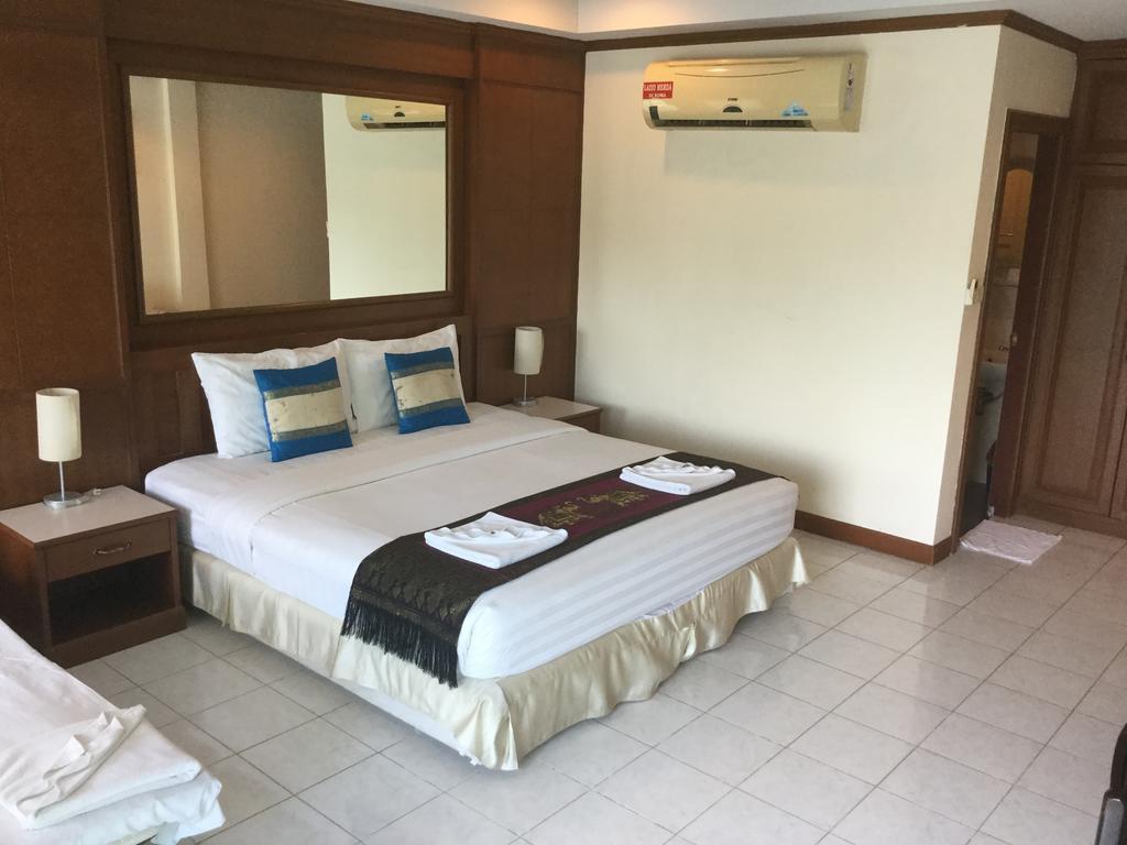 The Yim Siam Hotel Patong Exterior foto