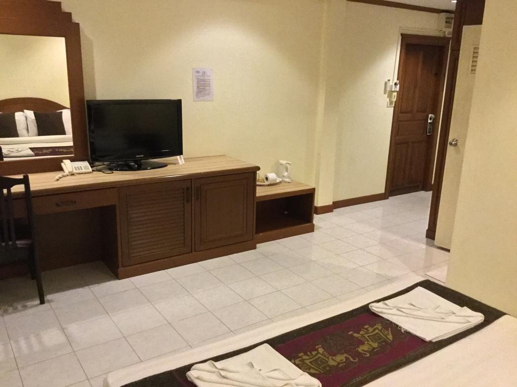 The Yim Siam Hotel Patong Exterior foto