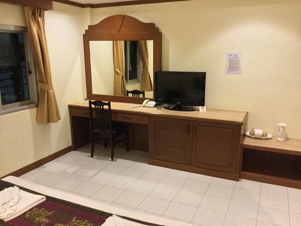 The Yim Siam Hotel Patong Exterior foto