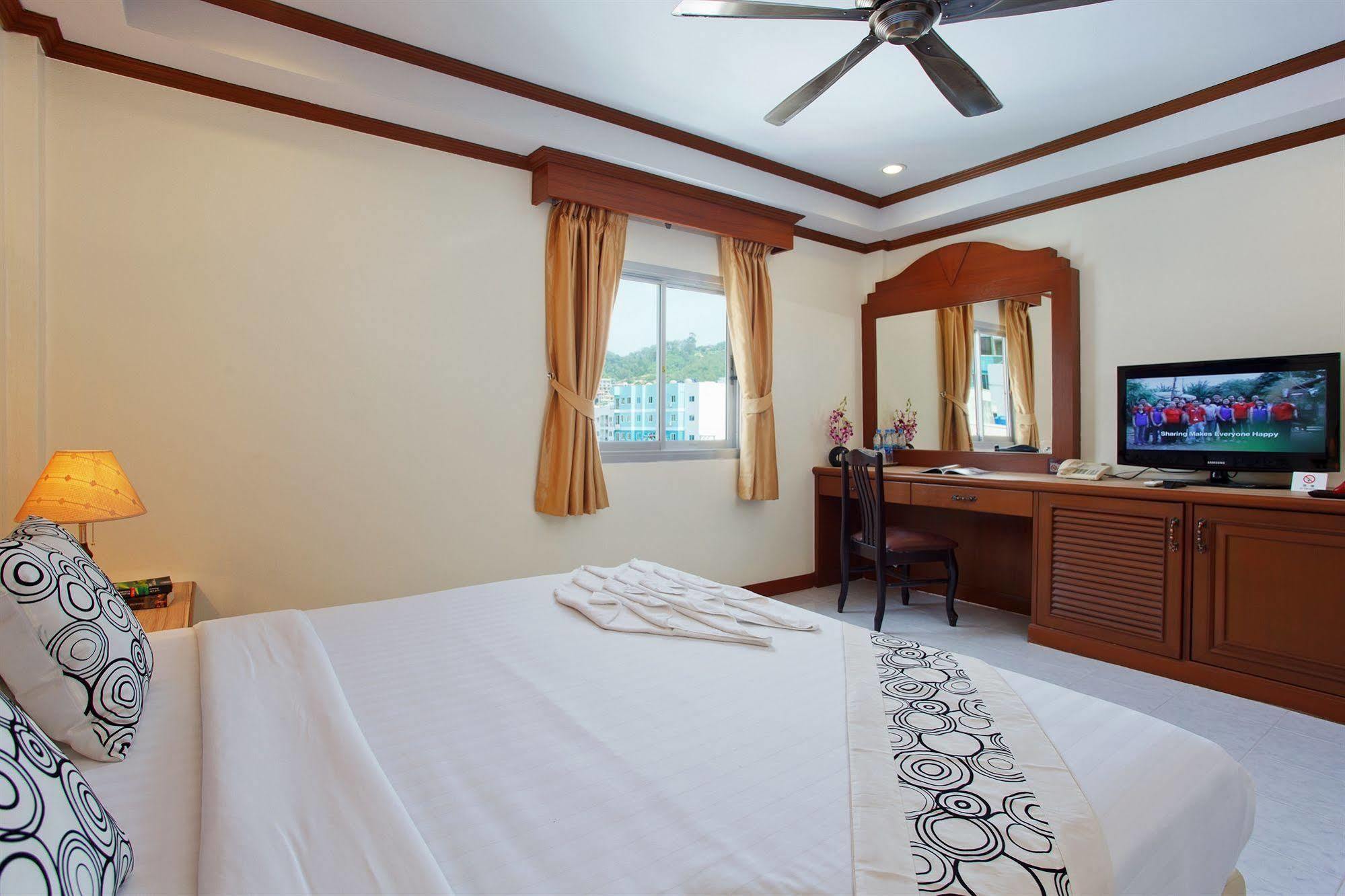The Yim Siam Hotel Patong Exterior foto
