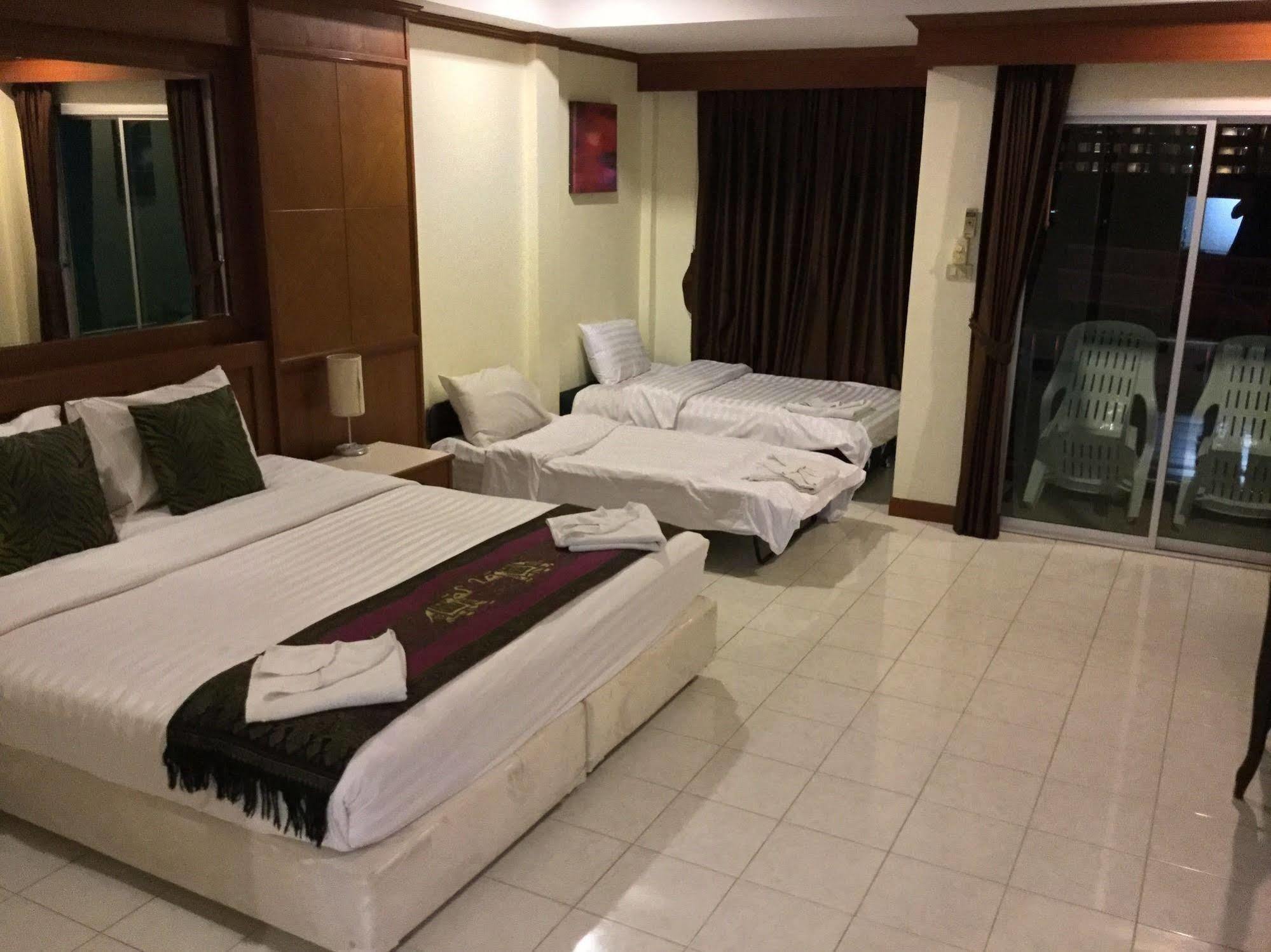 The Yim Siam Hotel Patong Exterior foto