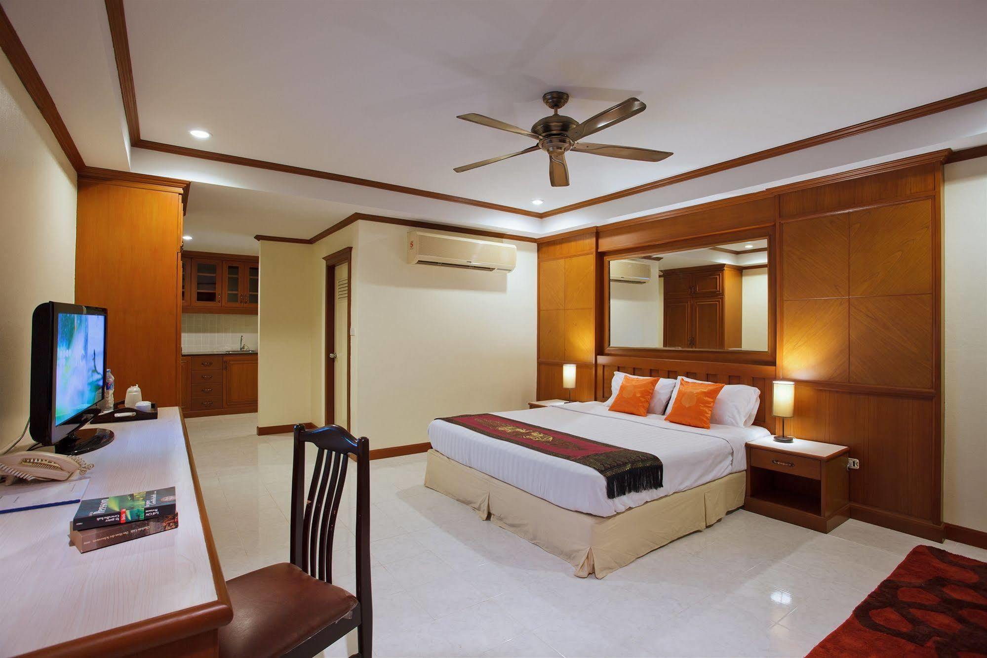 The Yim Siam Hotel Patong Exterior foto